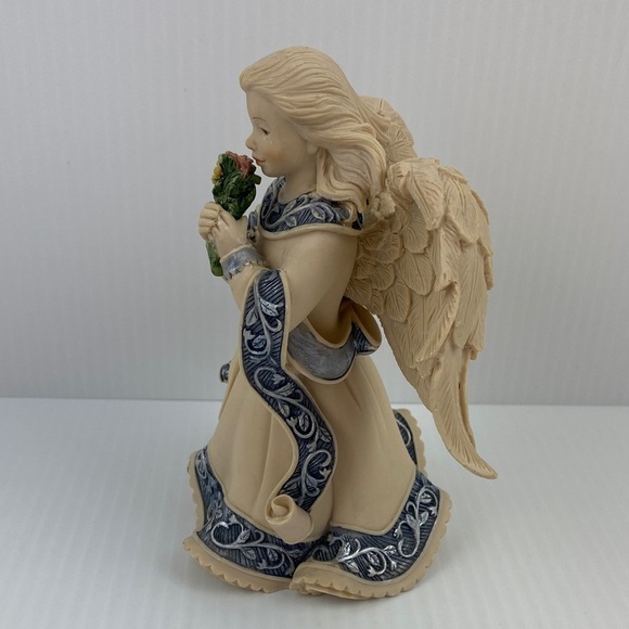 Sarah's Angels Granddaughter Figurine Resin Angel by Mindspring Studios 2005 - Picture 3 of 10